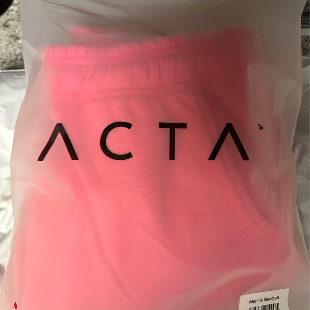 ACTA Women's Pucker Pink Sweatshirt X Halle Sandberg
